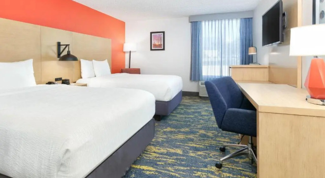 Четырёхместный номер Executive La Quinta by Wyndham Dallas - Las Colinas