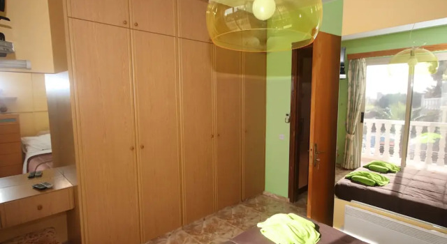 2 Bedroom House near Tombs of the Kings, Rezerwuj Dom wakacyjny Pafos Pafos, w pobliżu Markideio Theatre