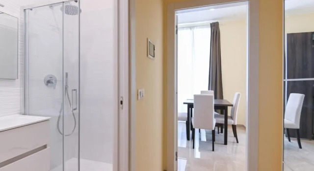 Luxury Residence Adria, Забронировать Апарт-отель Триест Венеция-Джулия, рядом с Музей  Револтелла
