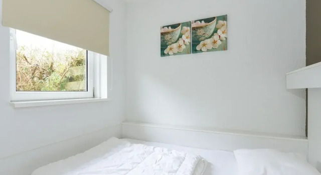 Bungalow in Friesland With Outdoor Spa, Buchen Sie Resort Earnewâld 