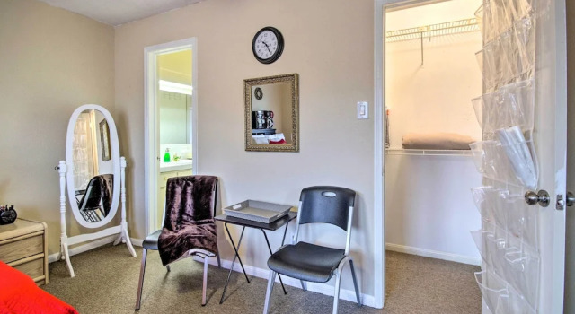 Quiet Rental w/ Balcony: 14 Mi to Downtown Houston, Забронировать Апартаменты/квартира Апартаменты Хьюстона - центра городов, Апартаменты/квартира
