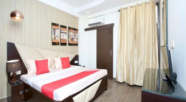 OYO 14186 Royal lake suites, Buchen Sie Hotel Chandīgarh Chandigarh Region