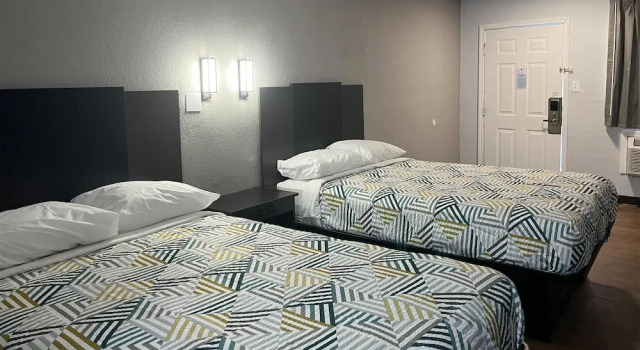 Четырёхместный номер Standard Studio 6 Suites Hurricane, Wv