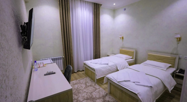 Полулюкс Status Hotel (Статус)
