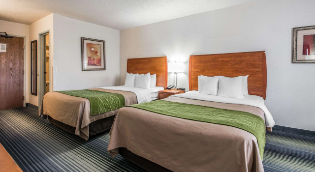 Четырёхместный номер Standard Quality Inn Denver Westminster