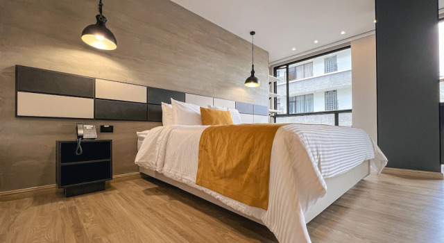 Hotel Balmoral Plaza