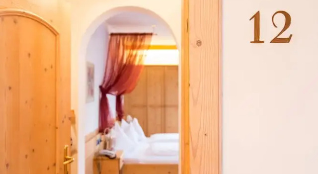 Двухместный номер Superior с балконом Hotel Goldene Rose