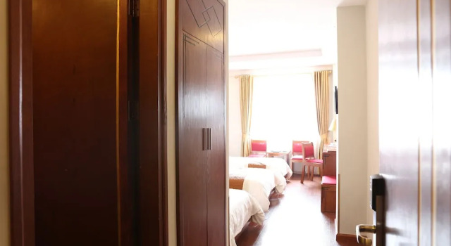 Семейный номер Standard с балконом First Eden Hotel - Hang Bun