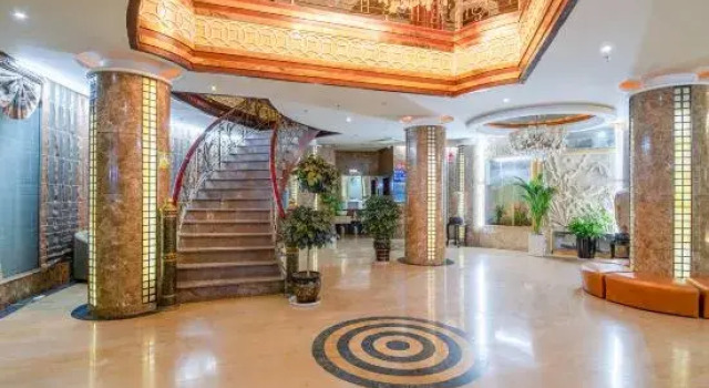 Junbo Hotel, Rezerwuj Hotel Hotele w Chuxiong z parkingiem, Parking
