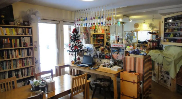 Кровать в общем номере (мужской номер) Backpackers Hostel Inos Place