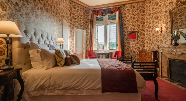 Коттедж Luxury Chateau Terre Blanche