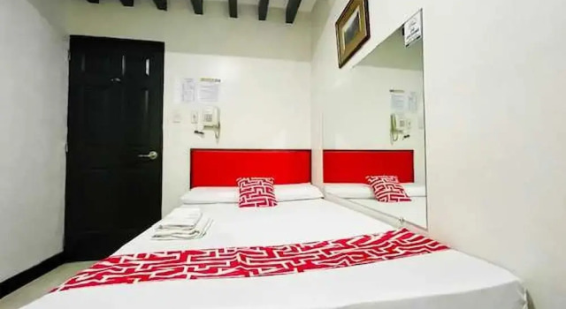 Номер Deluxe Cosmo Hotel
