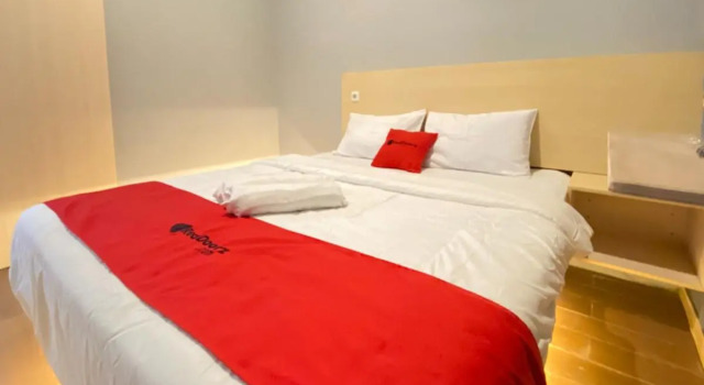 RedDoorz Syariah near Exit Tol Batang, Reservar Hotel Pekalongan Central Java