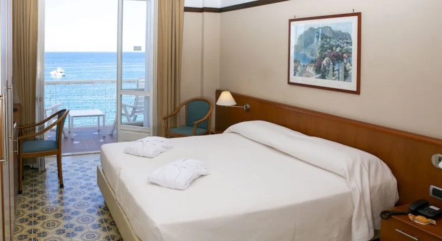 Двухместный номер Superior с балконом и с видом на море Hotel Pietra di Luna