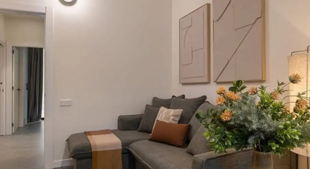 Апартаменты Sant Pau Patio 2BR Near Avinguda Gaud With Patio
