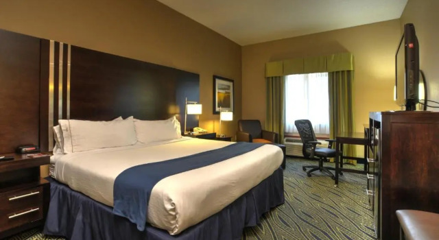 Номер Standard Holiday Inn Express & Suites Midwest City by IHG