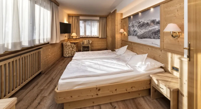 Полулюкс Superior Hotel Armin