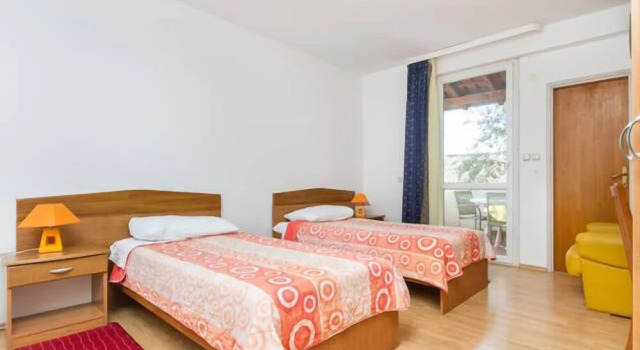 Трёхместный номер Standard с балконом Villa Cezar