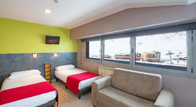 Четырёхместные апартаменты Aparthotel  Les Olimpiades