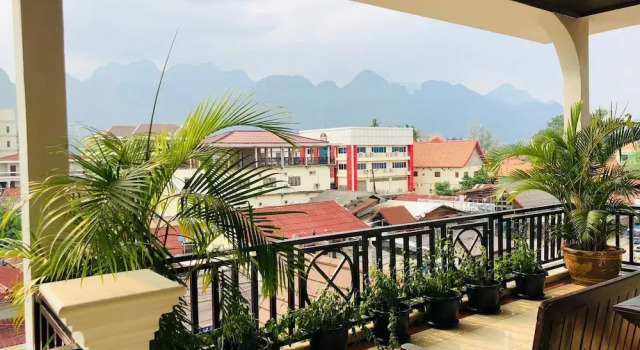 Central Hotel Vang Vieng, 予約 ホテル ヴァンヴィエン ビエンチャン