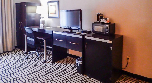 Четырёхместный люкс Candlewood Suites Baltimore - BWI Airport NE