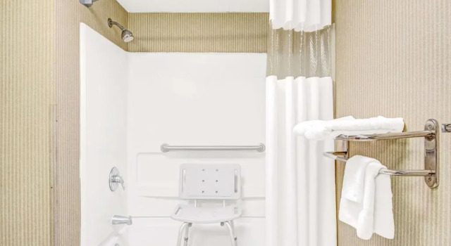 Номер Standard Days Inn Louisburg