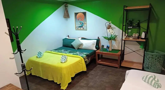 Трёхместный номер Standard с балконом MilVir Tourist Inn El Nido near Beach