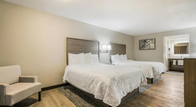 Четырёхместный номер Standard Days Inn by Wyndham Chula Vista-San Diego