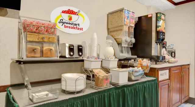 Двухместный номер Standard Super 8 by Wyndham Kenmore/Buffalo/Niagara Falls Area