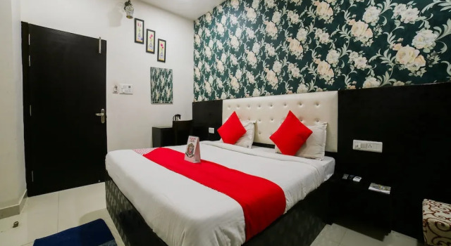 OYO 23295 Hotel The Rajfort