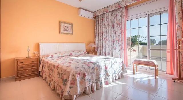 Gallery Villa 650M from the Beach (R81), Забронировать Вилла Виллы El Baix Penedès, Вилла