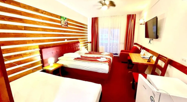 Cabana Sura Getilor Arinis, Rezerwuj Hotel Hotele w Gura Humorului z parkingiem, Parking