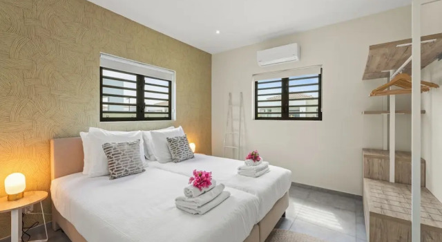 Infinity Blue villa with private pool at Mambo Beach