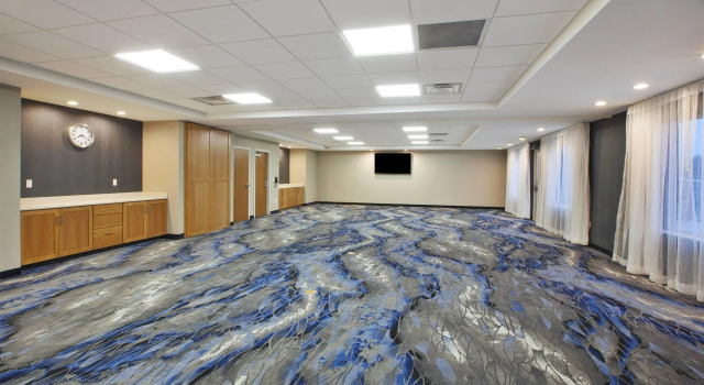 Четырёхместный номер Standard Fairfield Inn & Suites by Marriott Flint Grand Blanc