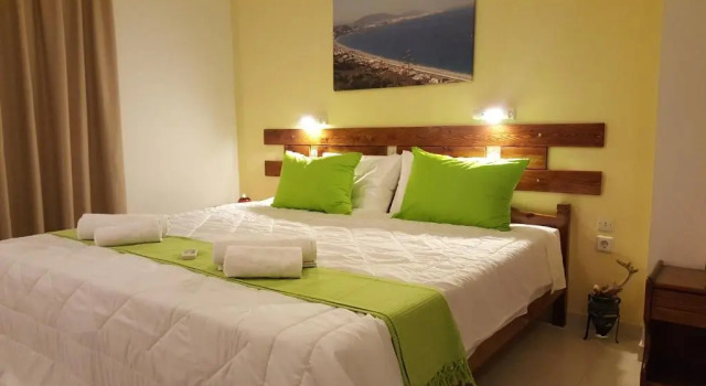 Студия Deluxe Flame Lily Studios And Apartments