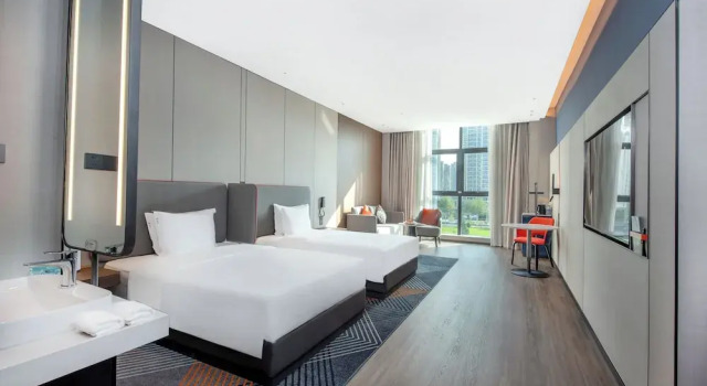 Четырёхместный номер Standard с видом на город Holiday Inn Express Yinchuan Lanxi Valley Plaza by IHG