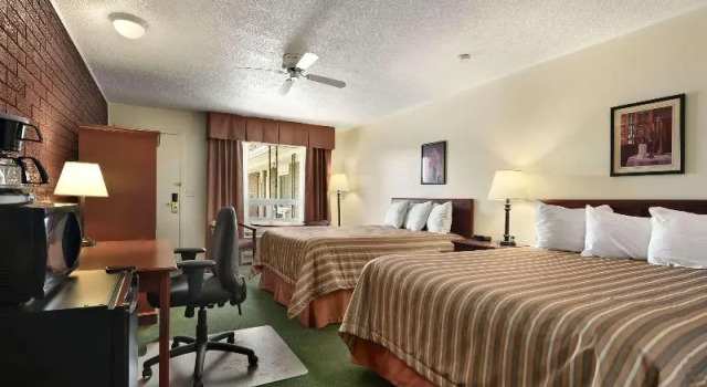 Номер Standard Travelodge by Wyndham Simcoe