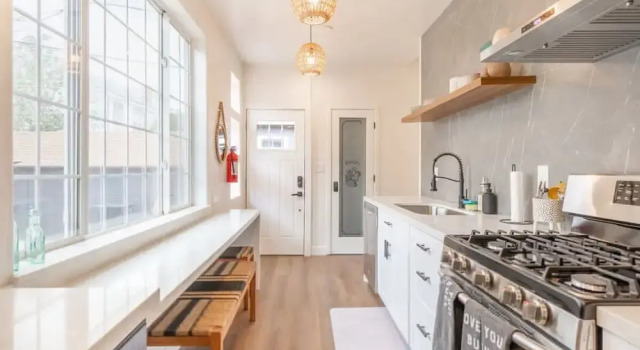 Stylish 2-bedroom Walking Distance to Downtown, Забронировать Дом для отпуска Виллы Рино, рядом с Ратуша округа Уошо, Вилла