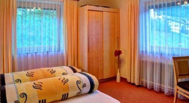 Gästehaus Resi, Rezerwuj Hotel Hotele w Pitztal ze śniadaniem, Śniadanie