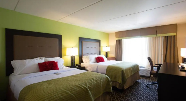 Четырёхместный номер Standard Holiday Inn Murfreesboro by IHG