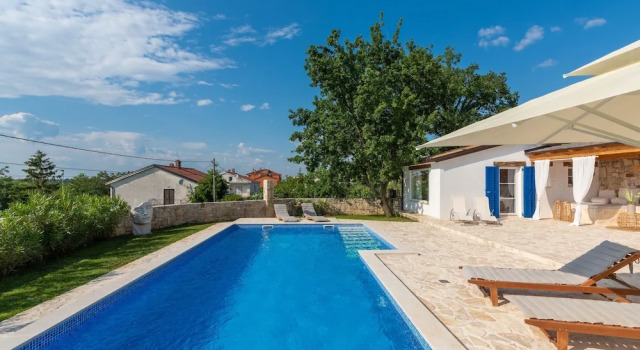 Вилла Lavova in Brtonigla With 3 Bedrooms and 2 Bathrooms