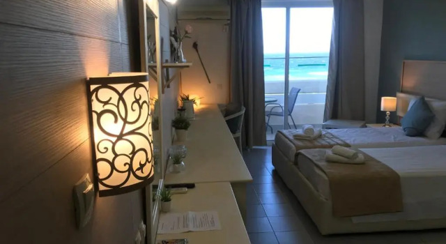 Студия с видом на море Bayside Hotel Katsaras