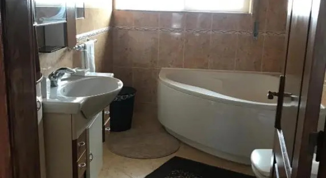 Moradia Com Piscina T4, Varaa Hotelli Esposende 