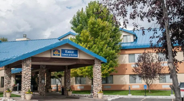 Seng i sovesal Eagle Lodge and Suites