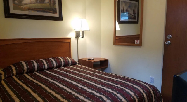 Двухместный номер Standard с балконом Black Hawk Motel & Suites