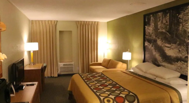 Standard Zimmer Super 8 by Wyndham Windsor/Madison North