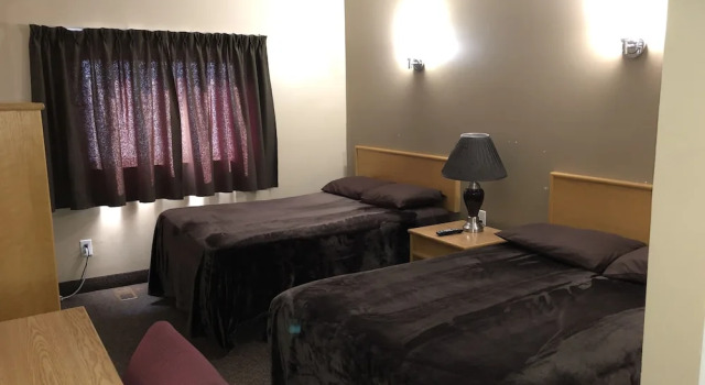 Четырёхместный номер Standard Nights Inn Motel