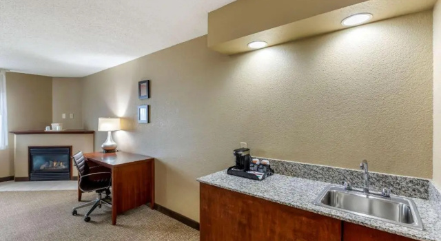 Номер Standard Comfort Inn & Suites Jackson - West Bend