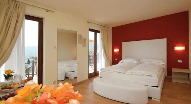 Полулюкс Hotel La Fenice e Sole