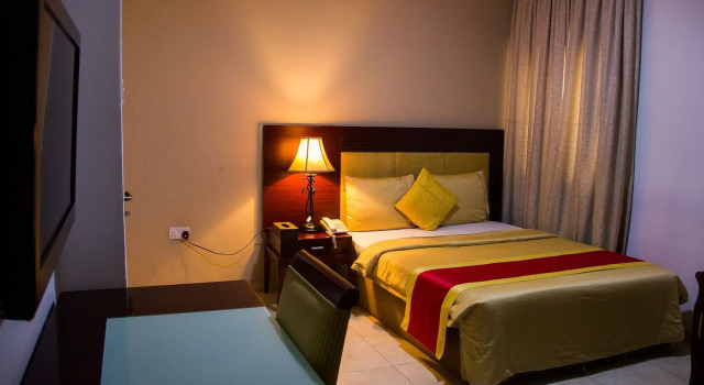 Crystal Court Lekki, Buchen Sie Hotel Hotels in Eti-Osa mit Parkplatz, Parkplätze